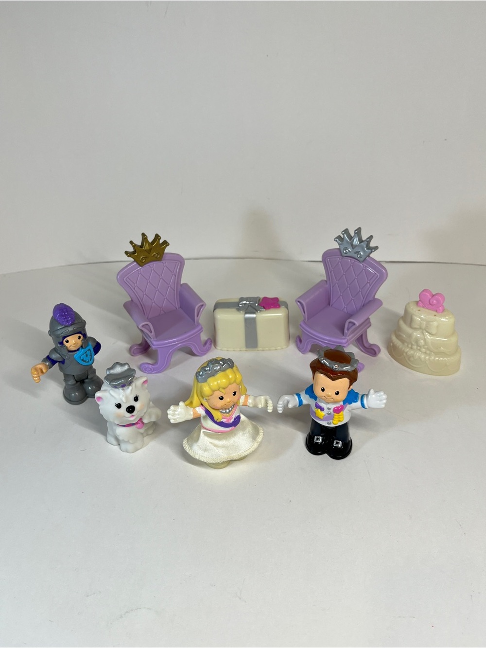 Little People Fisher Price Royal Garden Wedding Set Chairs Present Cake Dog
